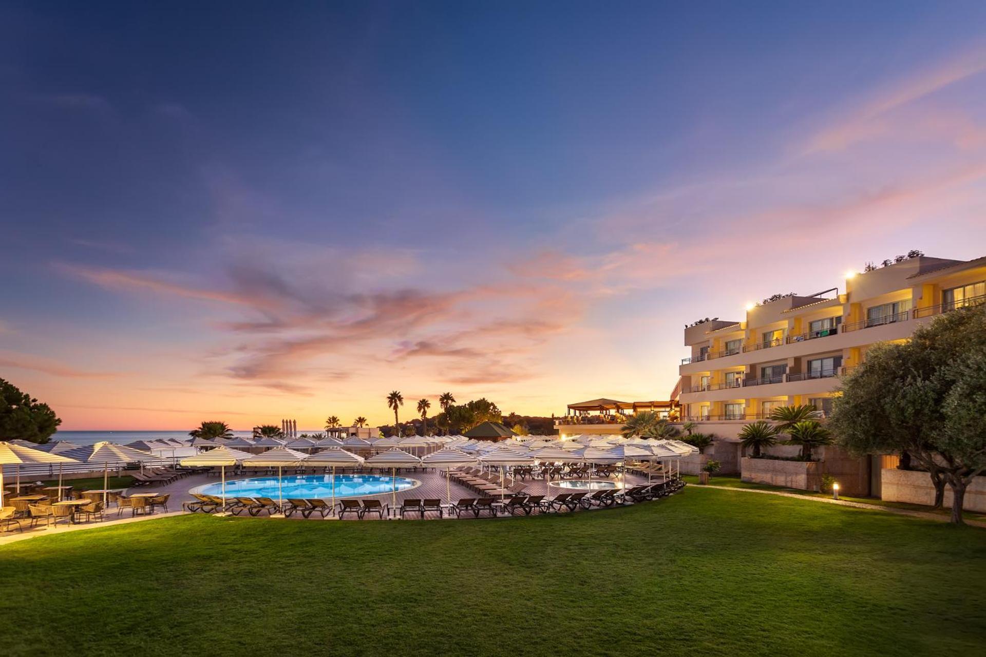 Grande Real Santa Eulalia Resort & Hotel Spa Albufeira Exterior photo The resort at sunset