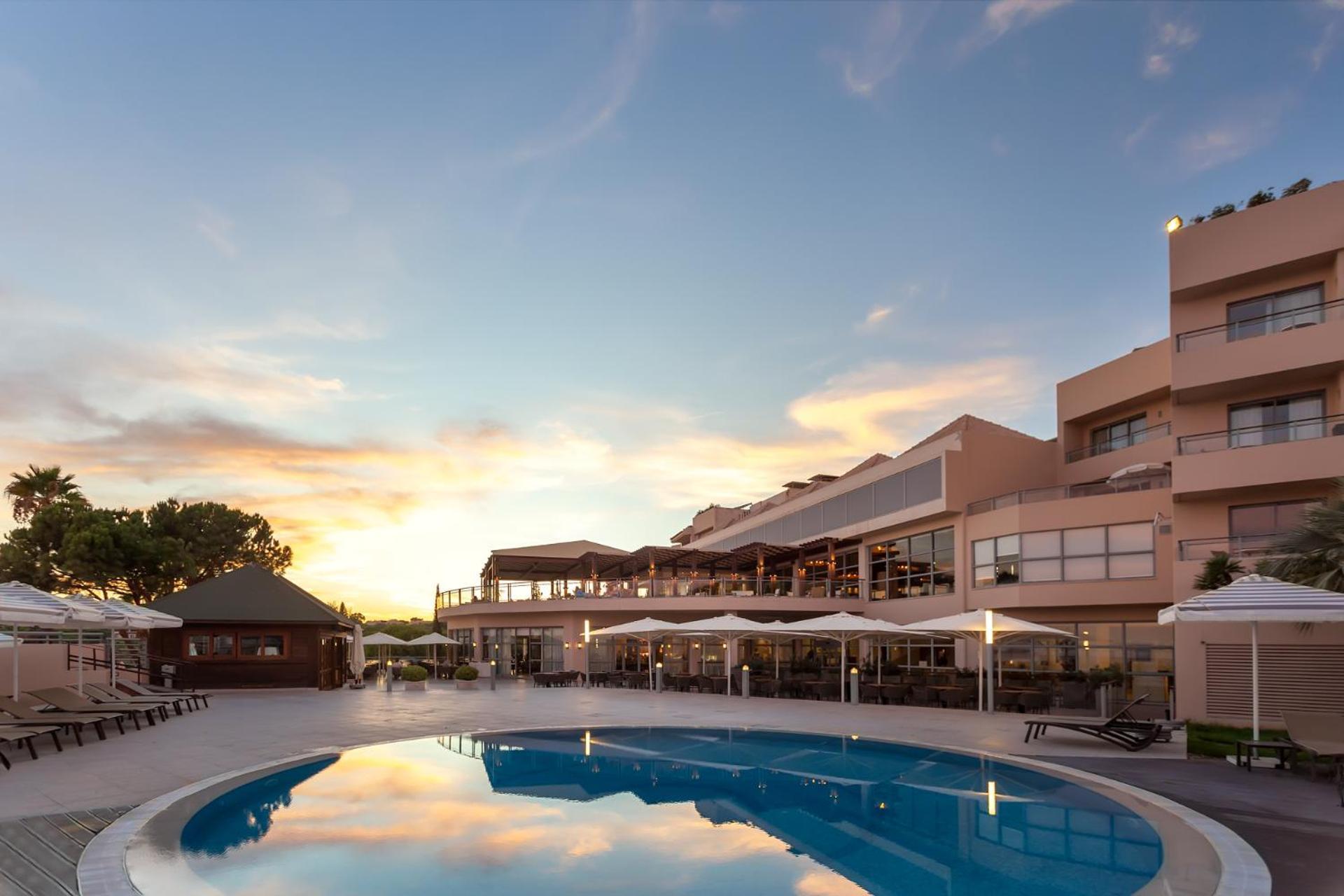 Grande Real Santa Eulalia Resort & Hotel Spa Albufeira Exterior photo The hotel's main pool