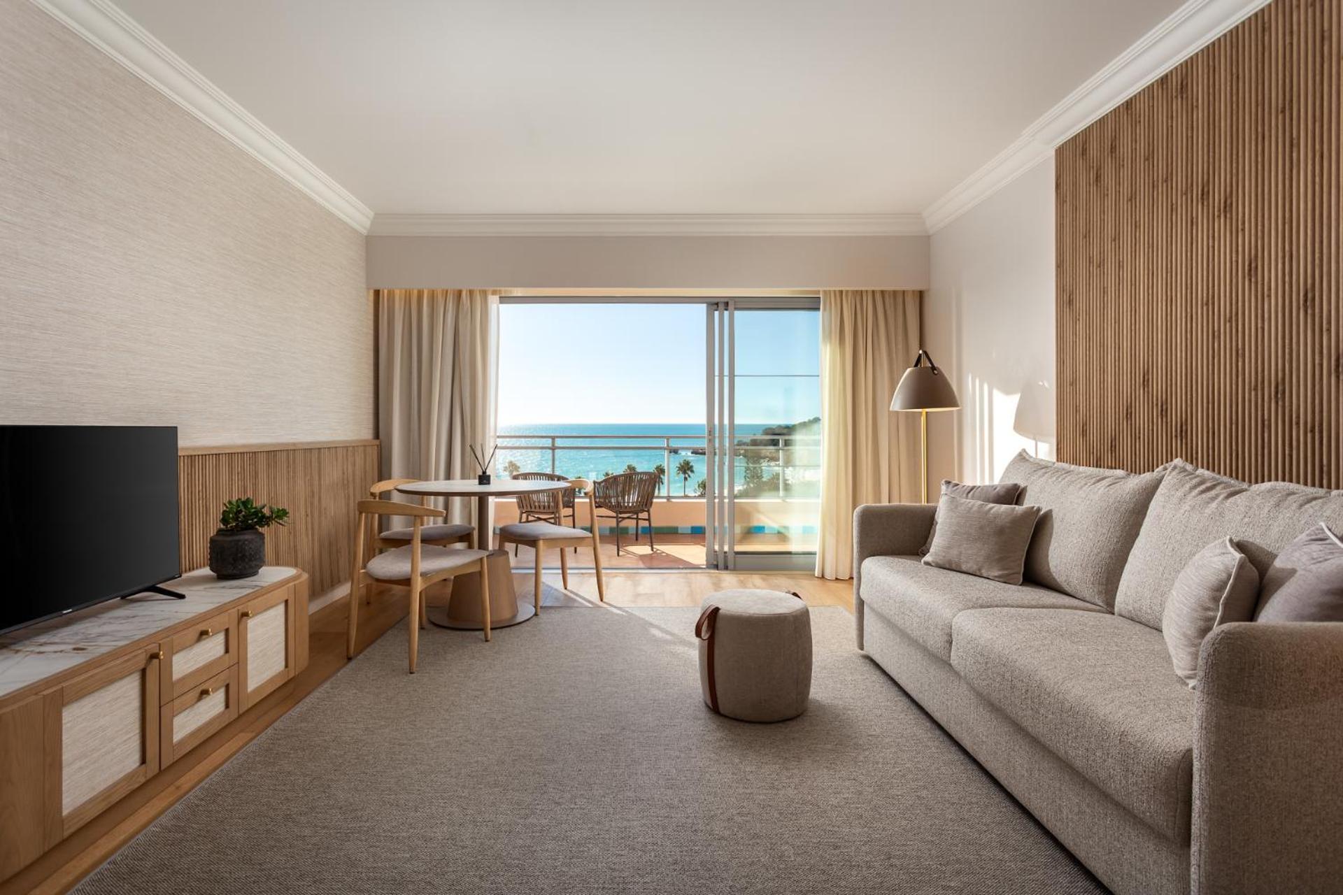 Grande Real Santa Eulalia Resort & Hotel Spa Albufeira Exterior photo Deluxe Seafront Suite