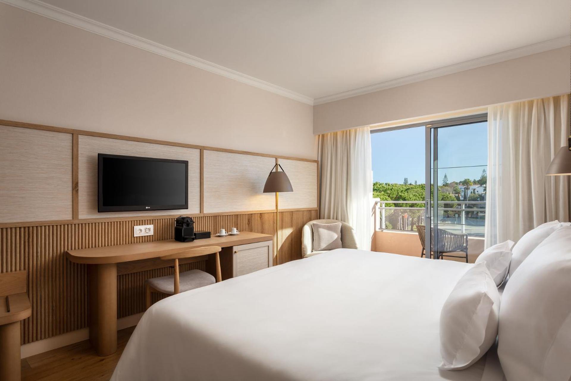 Grande Real Santa Eulalia Resort & Hotel Spa Albufeira Exterior photo Deluxe Room