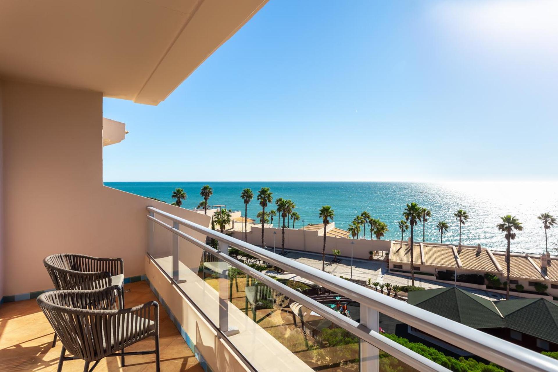 Grande Real Santa Eulalia Resort & Hotel Spa Albufeira Exterior photo Balcony view of the beach